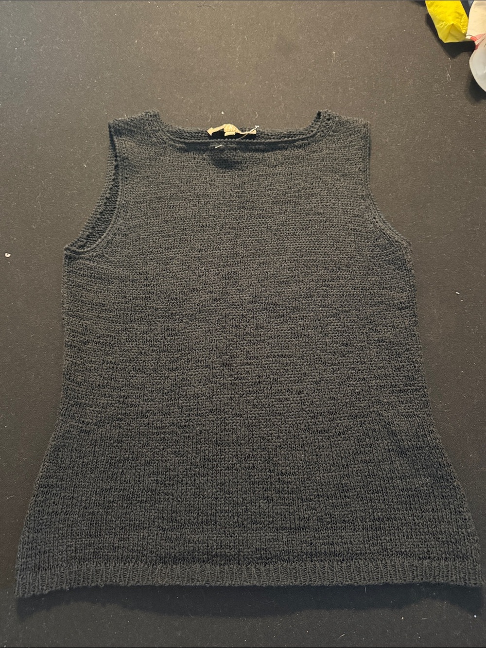 Sleeveless Knit Tank Top in black